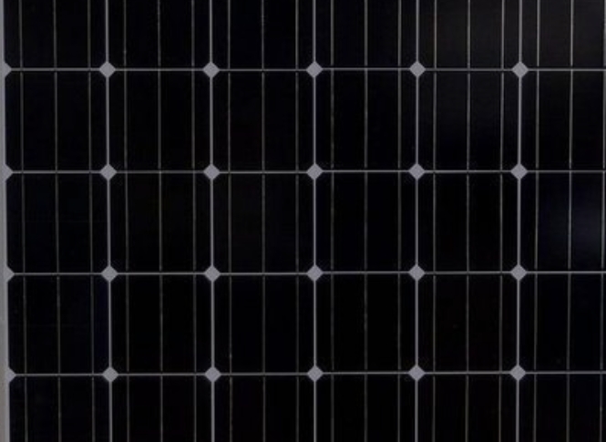太陽能光伏板：綠色能源的基石與報廢回收的多重價值